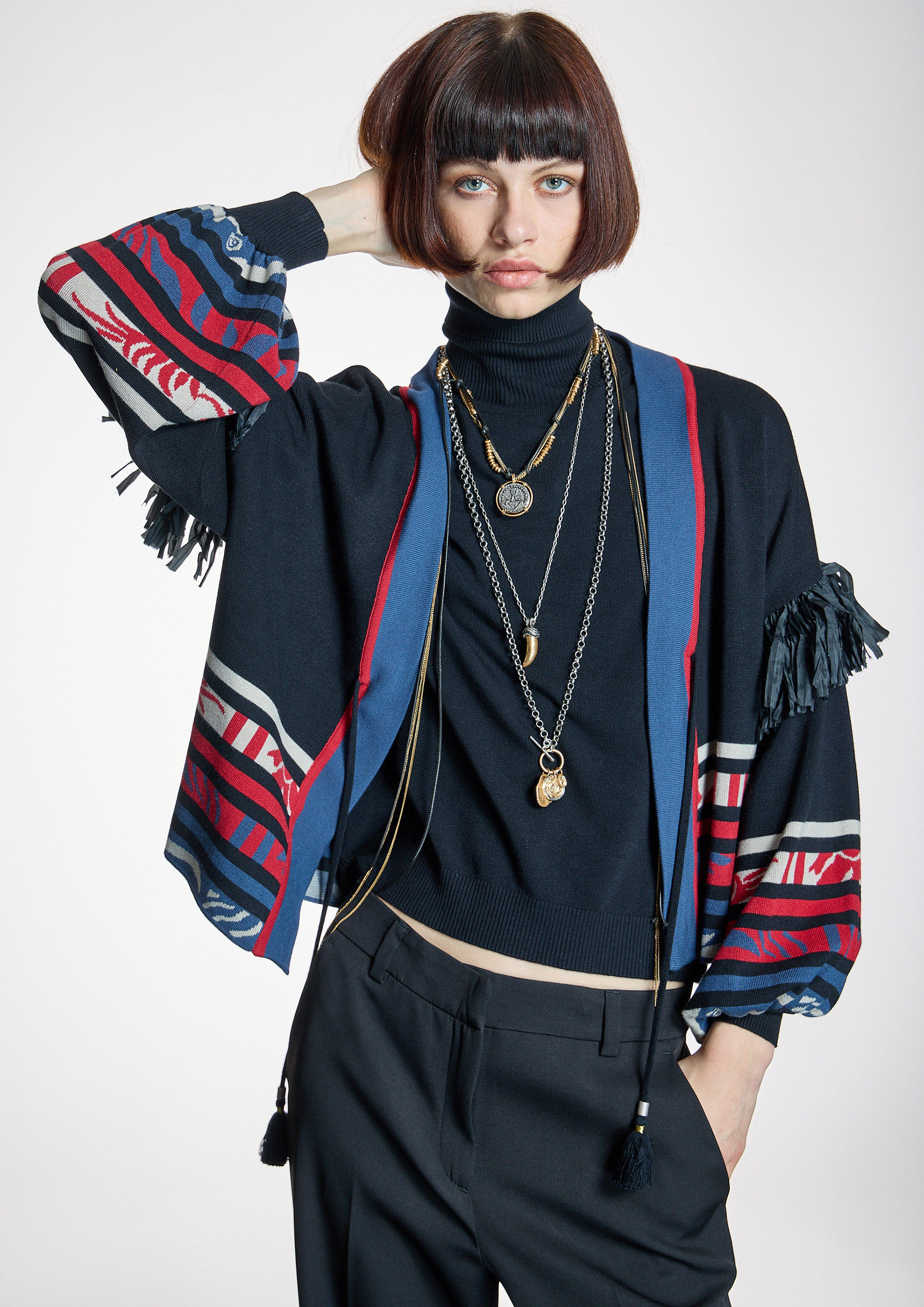 ALBA CONDE - Chaqueta de punto étnica con detalle flecos
