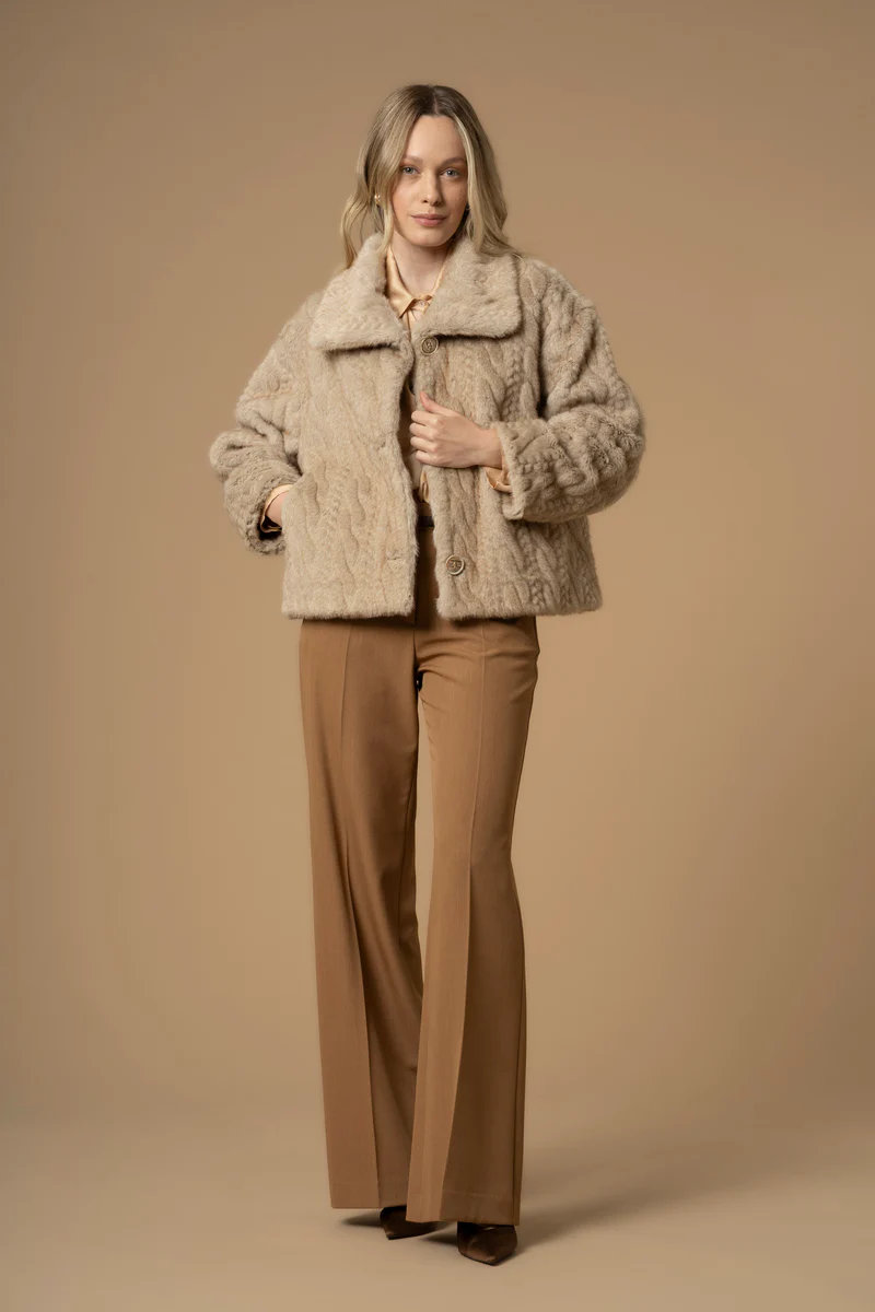 KOCCA - Abrigo corto borreguillo trenzado