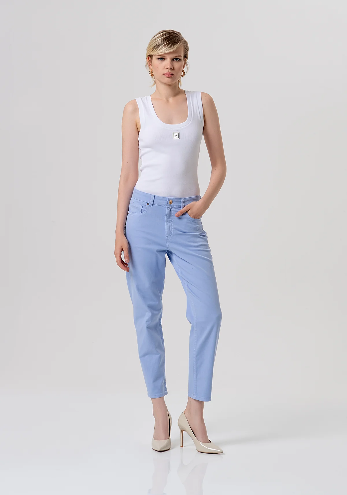 FRACOMINA - Jeans carrot mom fit confeccionados en tejido bull