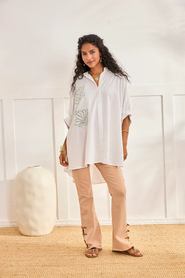 NÜD - Blusón bordado flor