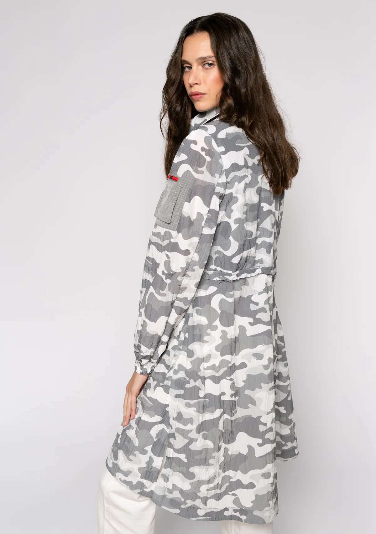 DICHI – Abrigo camuflaje gris de corte recto - Chaqueta FIONA - Imagen 3