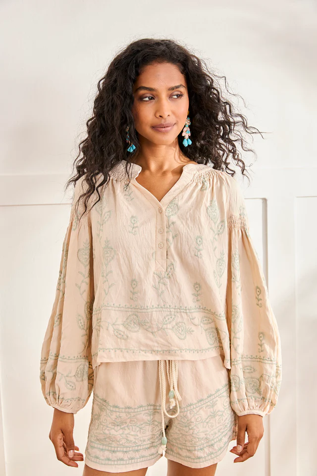 NÜD - Blusa bordados palmeras