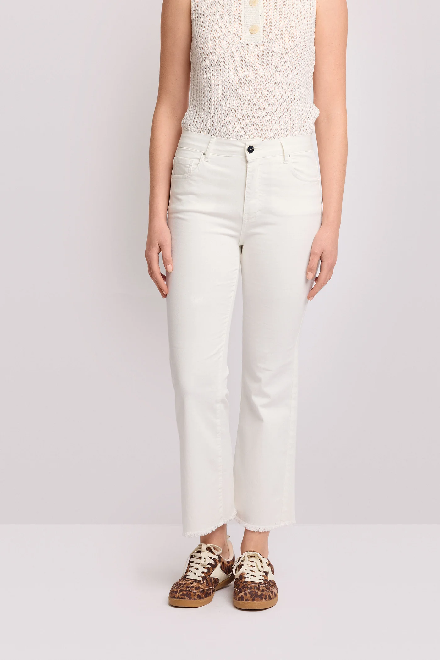 KOCCA – Vaquero de tiro alto con bajo desflecado - Pantalones DALEVI