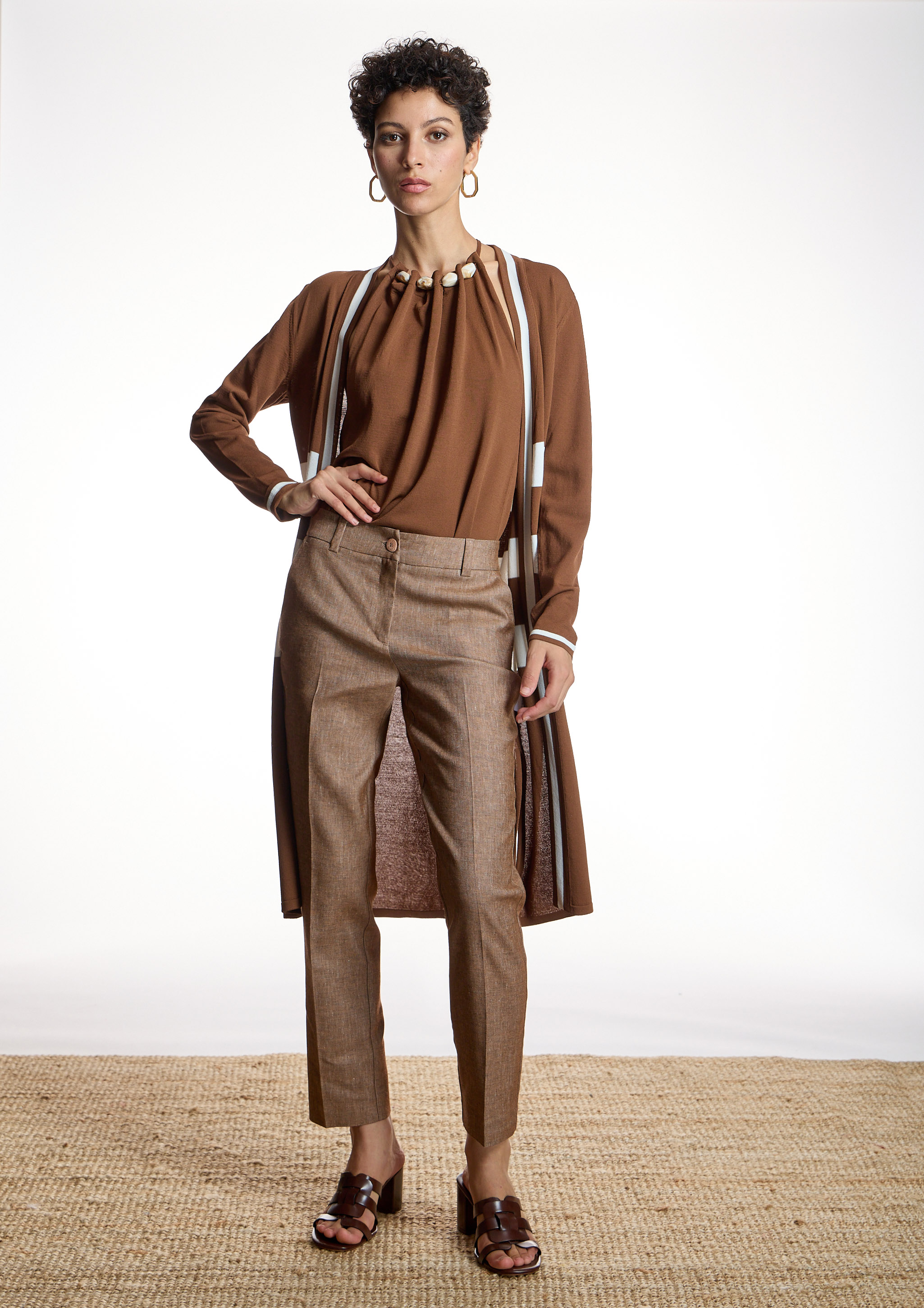 ALBA CONDE - Pantalón básico recto