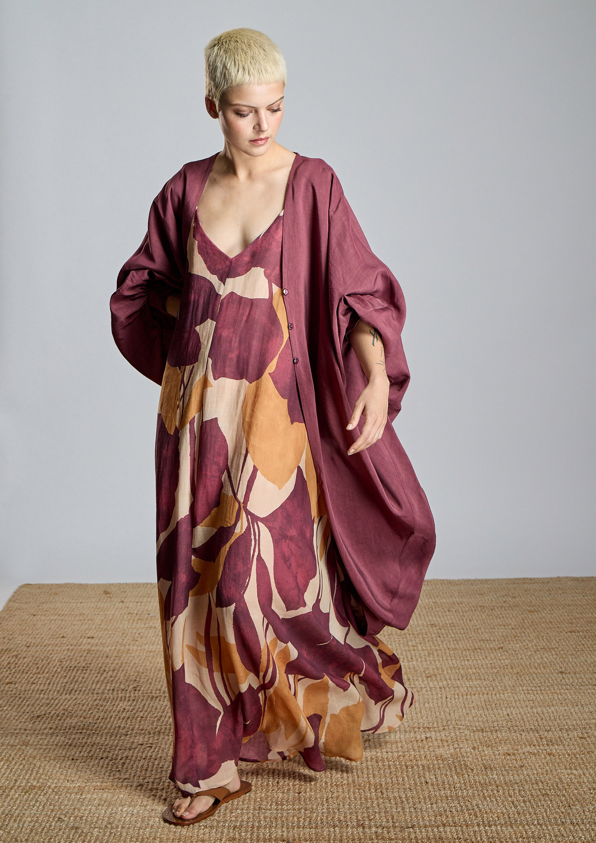 ALBA CONDE - Kimono de lino granate