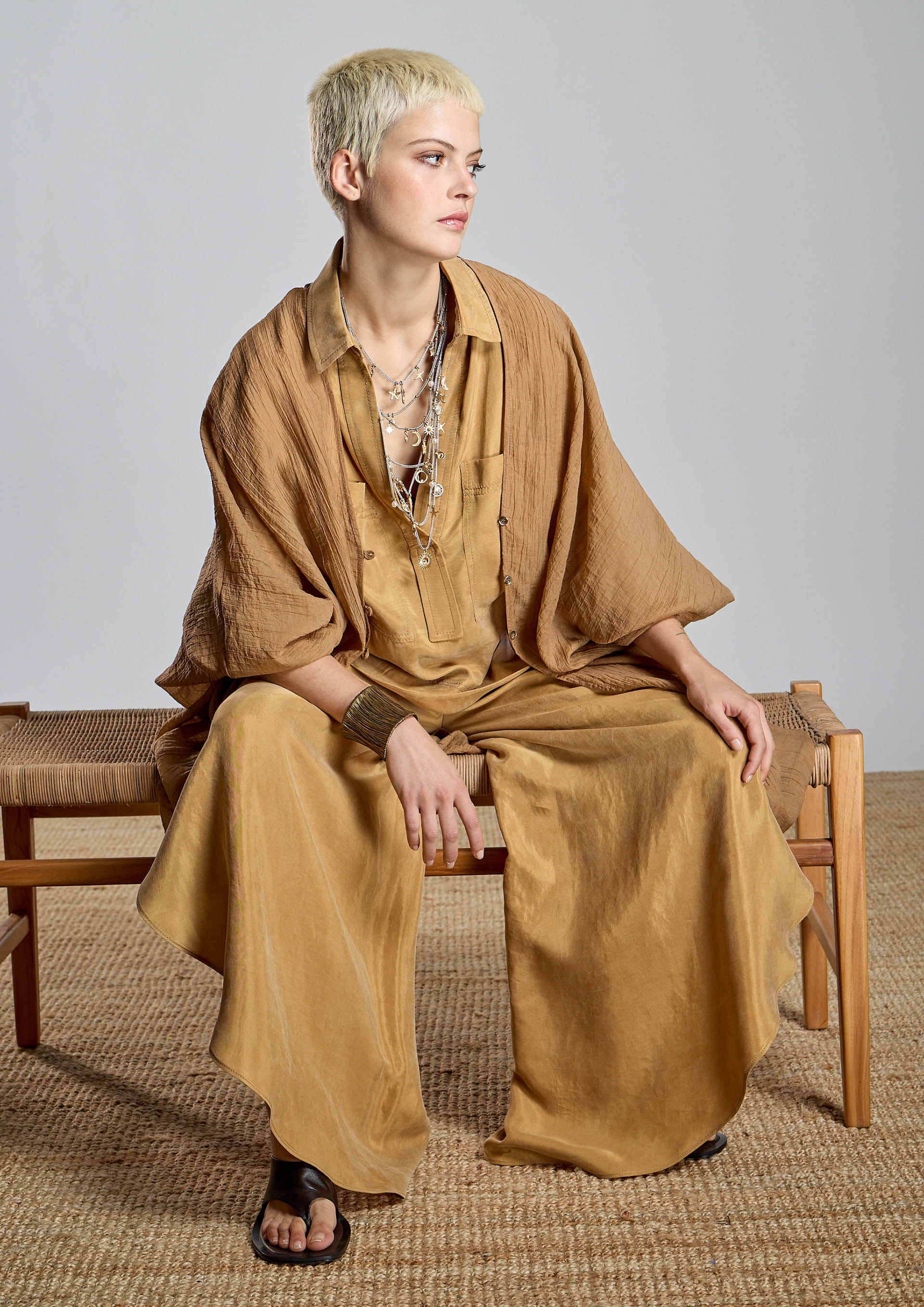 ALBA CONDE - Kimono fluido camel - Imagen 5