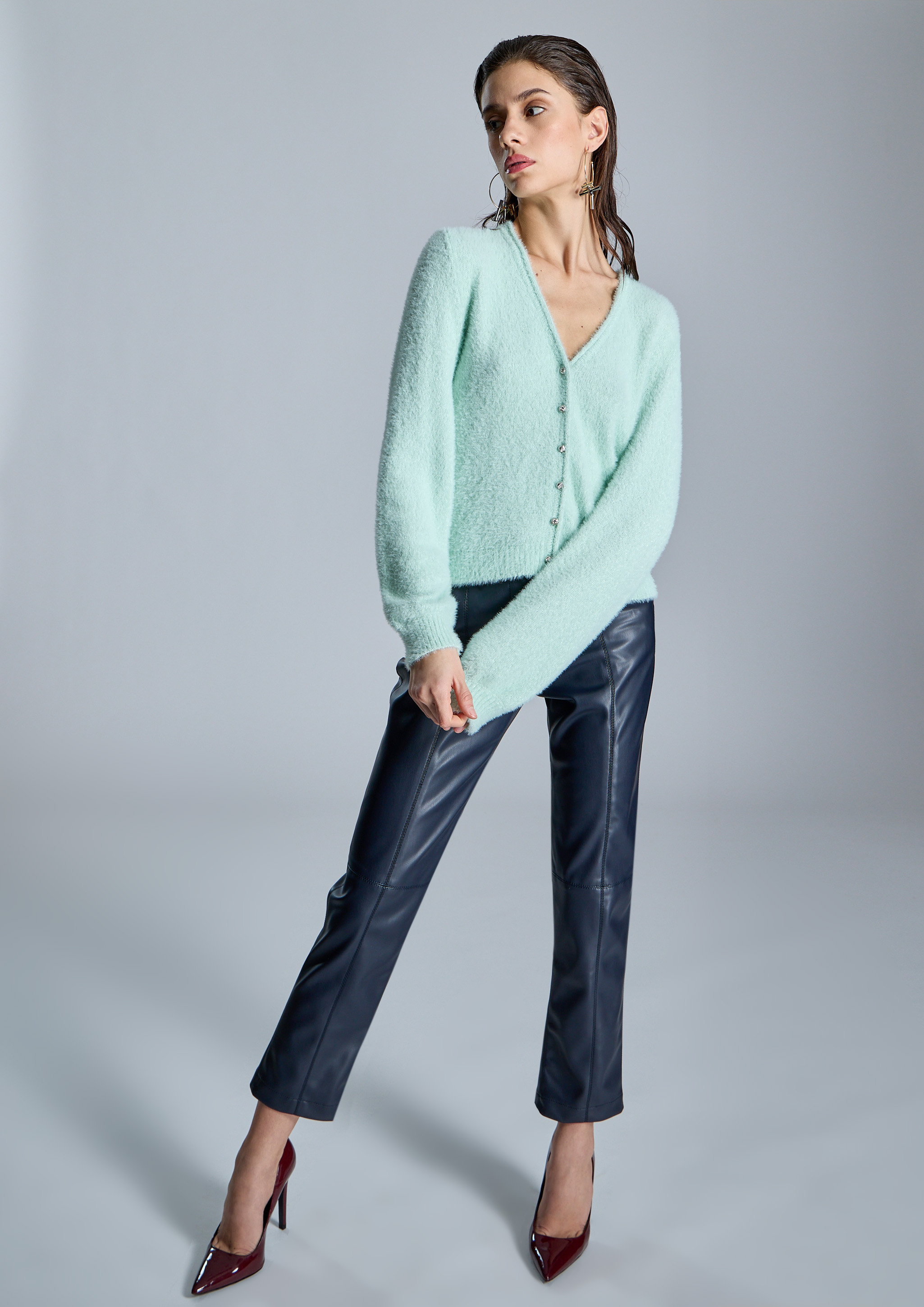 ALBA CONDE · Pantalón de ecopiel efecto piel