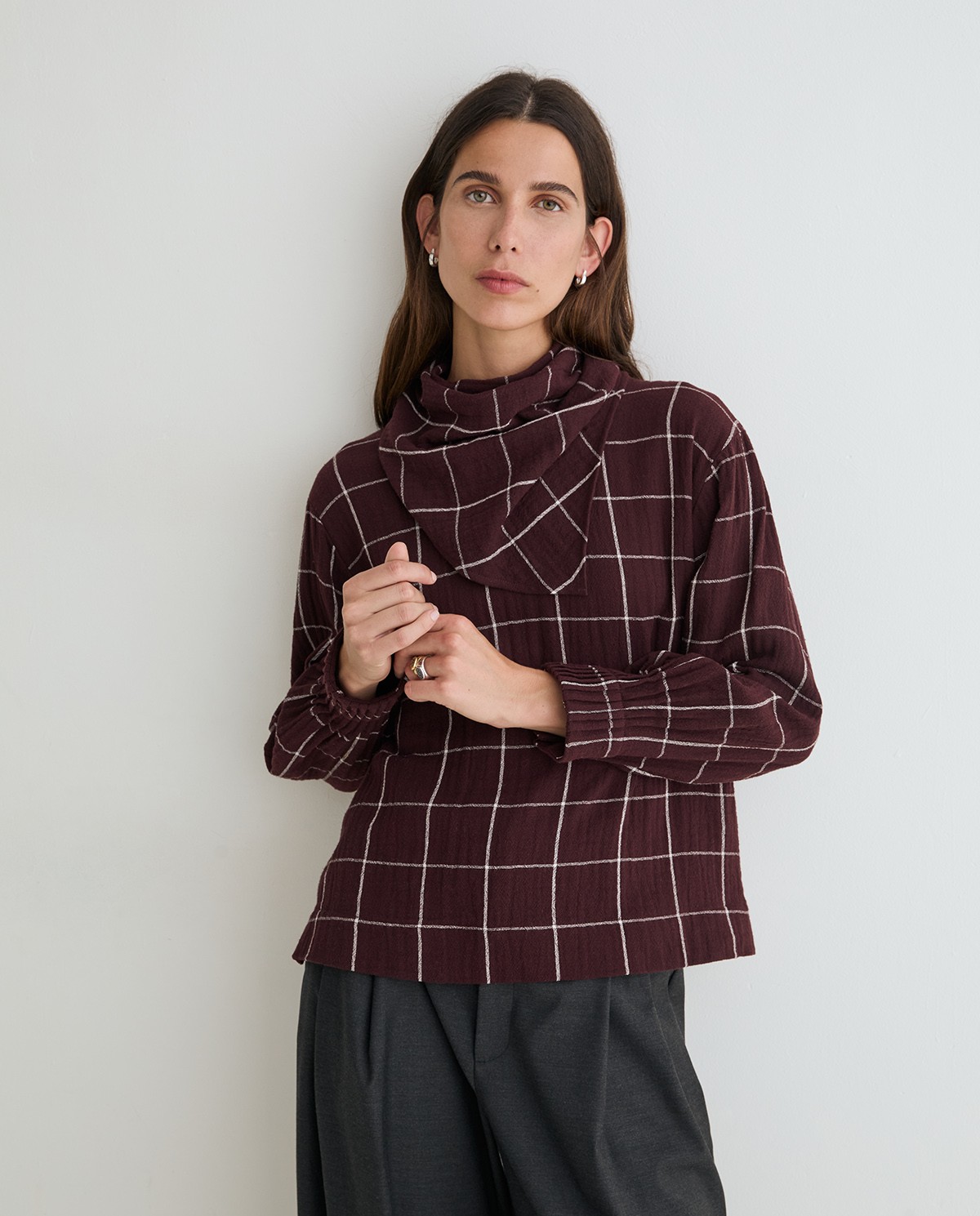 YERSE · Camisa de cuadros con pañuelo