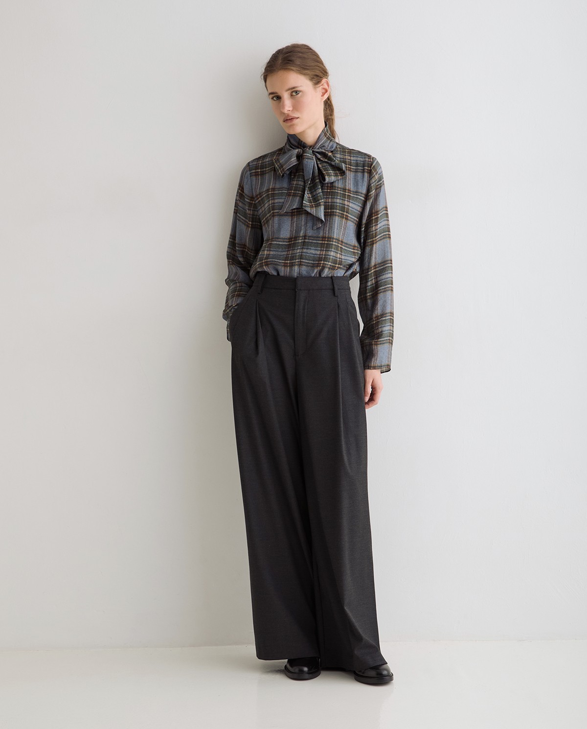 YERSE · Camisa de cuadros con lazada - Imagen 7