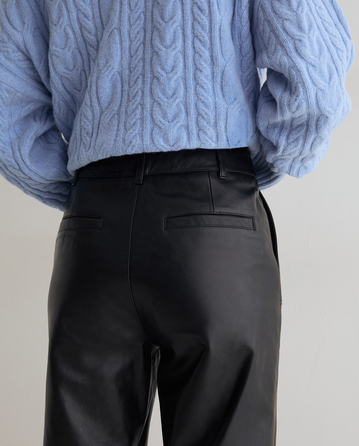 YERSE · Pantalón recto de piel - Imagen 5
