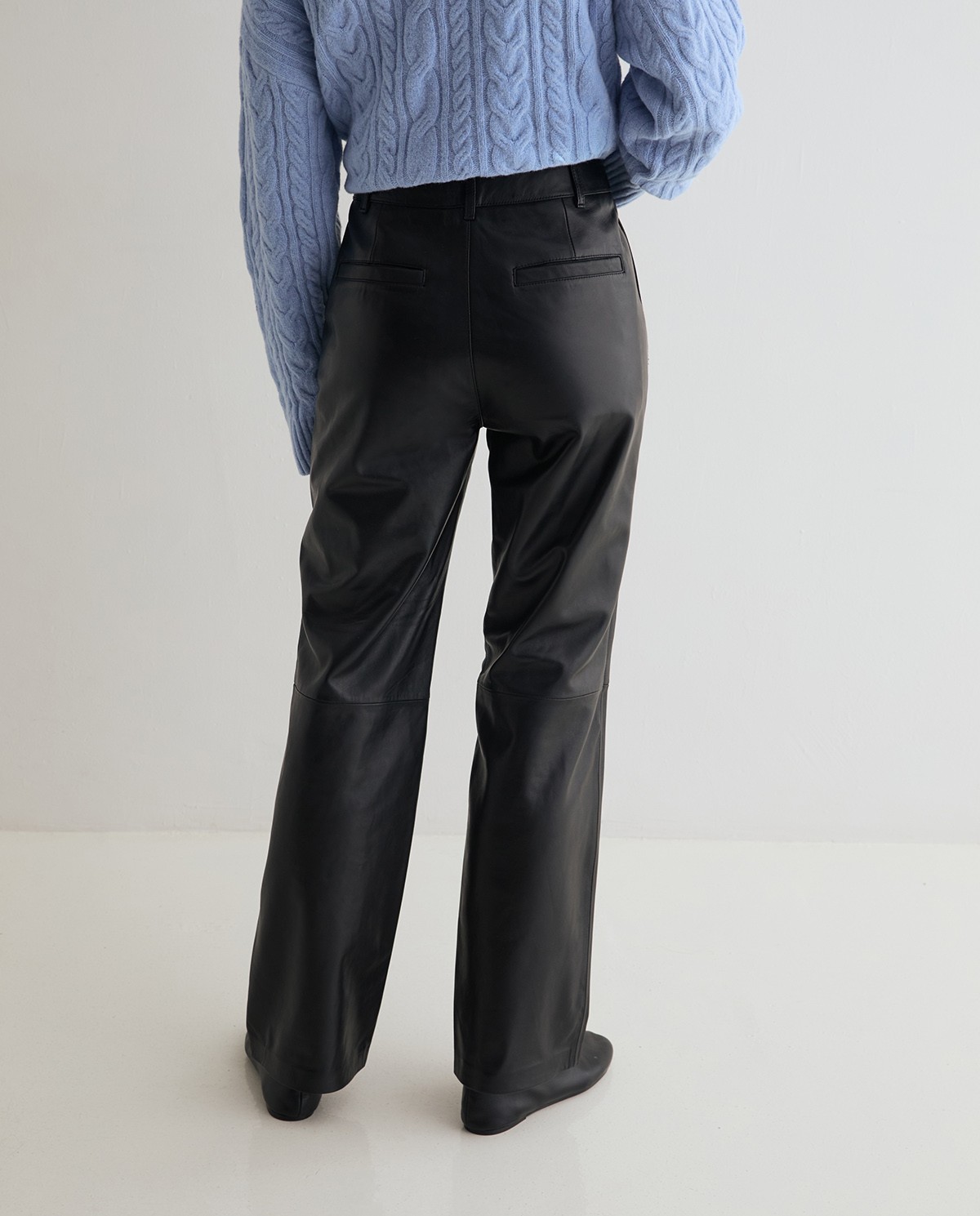 YERSE · Pantalón recto de piel - Imagen 6