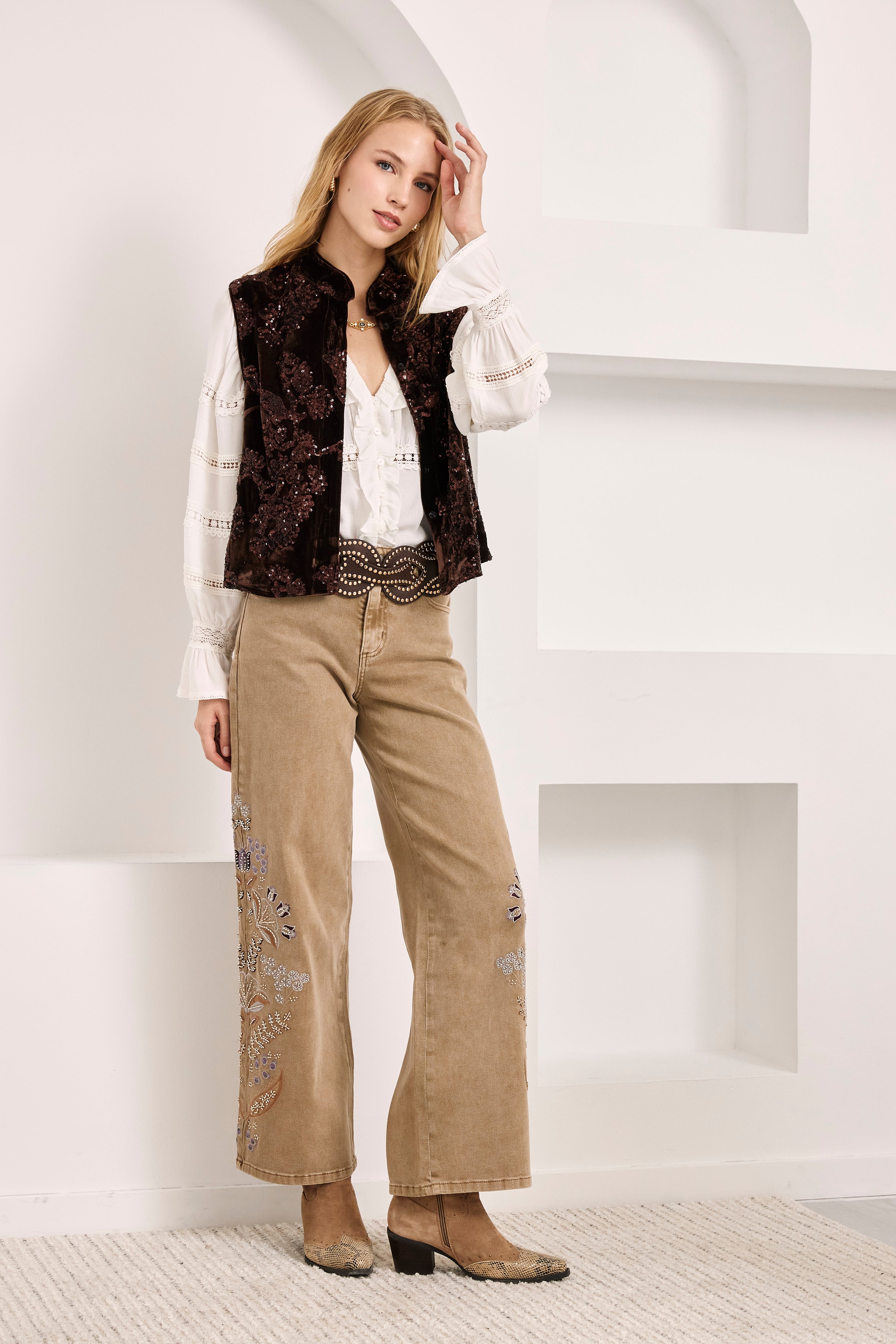 NEKANE · Jeans wide leg con bordados