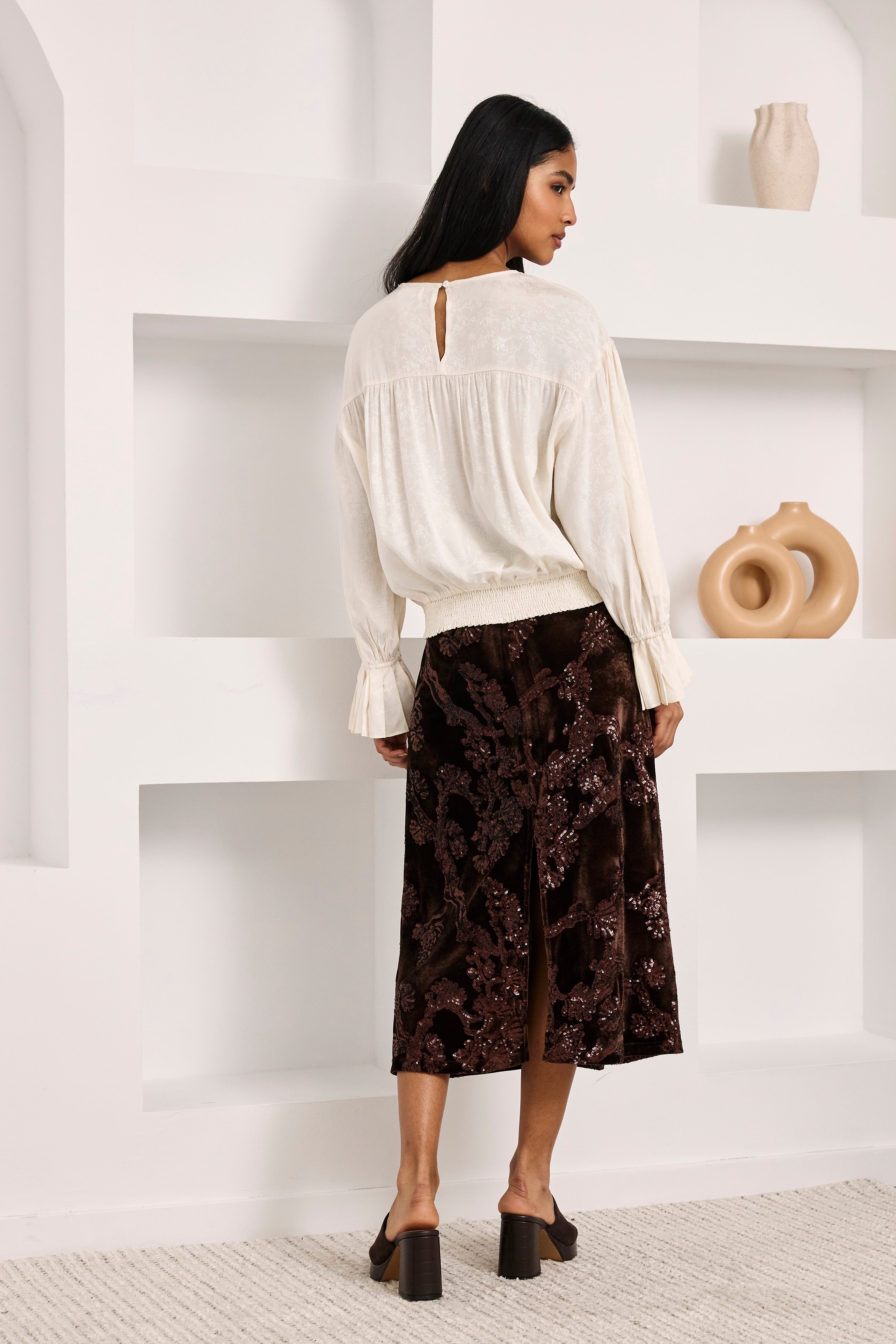 NEKANE · Falda midi de terciopelo con lentejuelas - Imagen 6