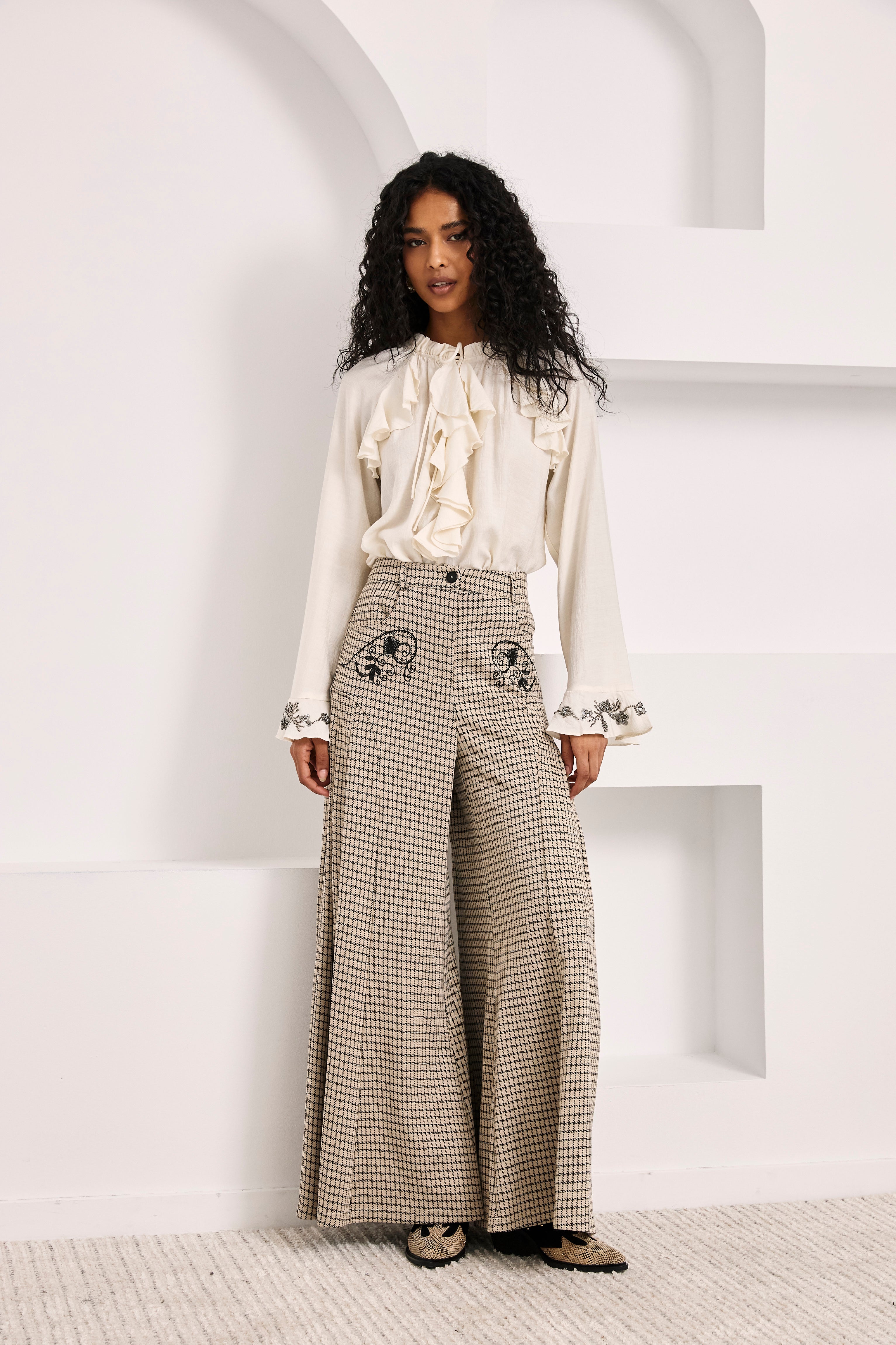 NEKANE · Pantalón palazzo de cuadros bordado - Imagen 6