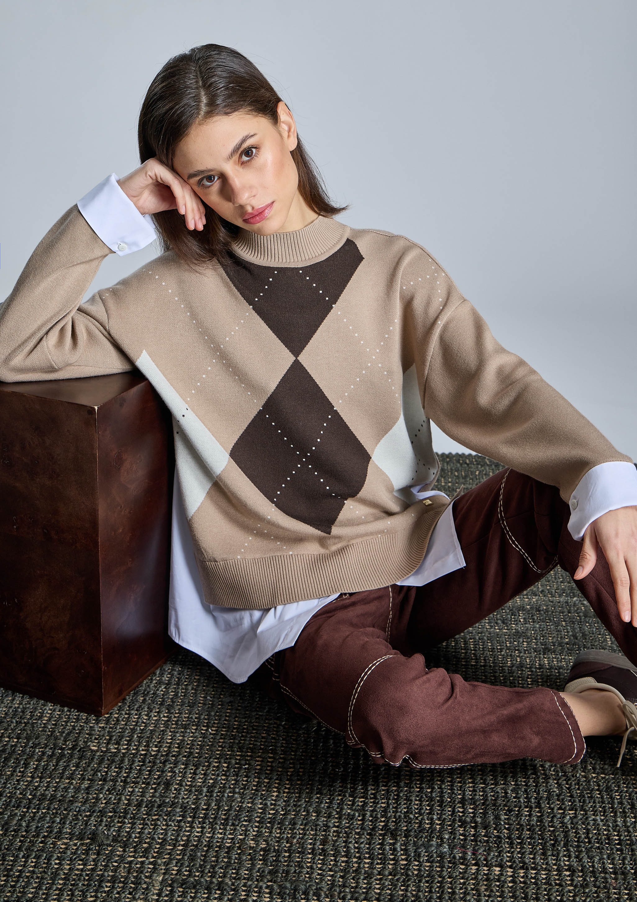 ALBA CONDE · Jersey de rombos con camisa