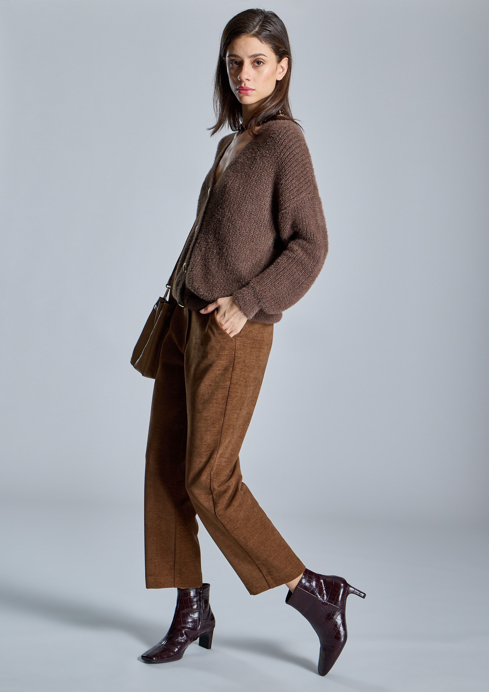 ALBA CONDE · Pantalón recto de terciopelo
