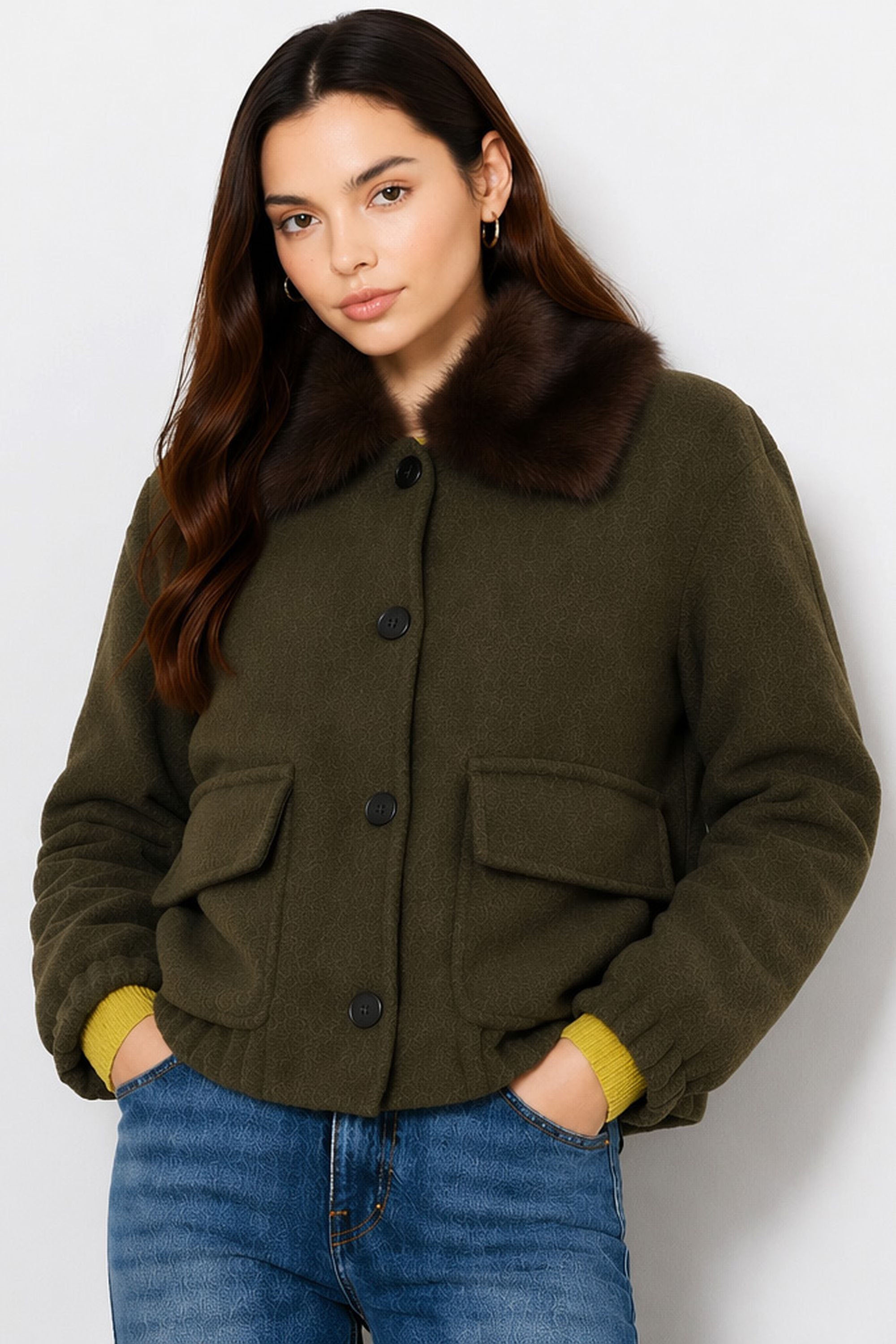 KOCCA · Cazadora bomber con cuello de pelo · Hoswald